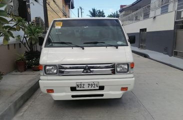 Selling White Mitsubishi L300 2021 in Manila