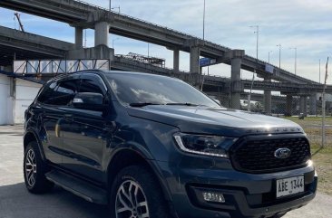 Selling Silver Ford Everest 2015 in Pasay