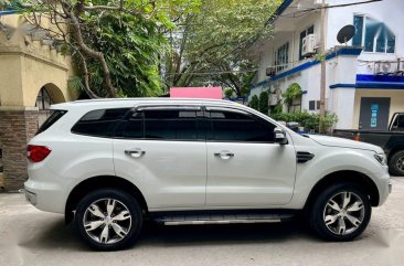 White Ford Everest 2016 for sale in Mandaluyong