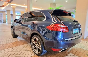 Selling Blue Porsche Cayenne 2012 in Makati