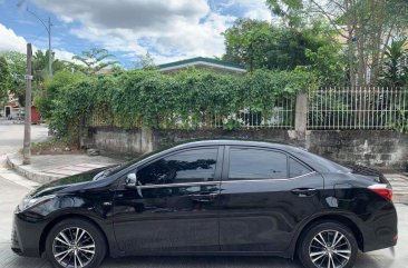 Selling Black Toyota Corolla Altis 2017 in Quezon