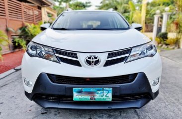 Sell Pearl White 2013 Toyota Rav4 in Bacoor