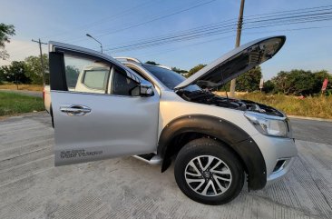 Silver Nissan Navara 2018 for sale in Manual