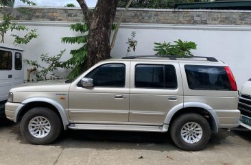 Selling Silver Ford Everest 2005 in Manila