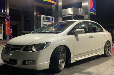 Pearl White Honda Civic 2006 for sale in Automatic