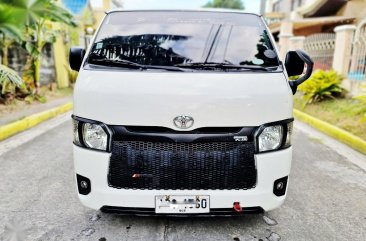 Selling White Toyota Hiace 2015 in Bacoor