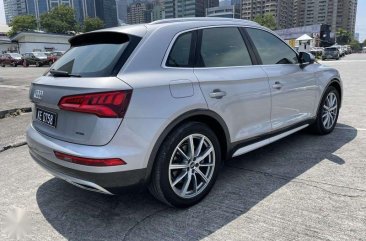 Selling Silver Audi Q5 2021 in Pasig