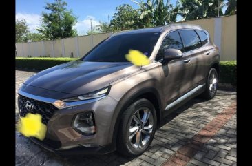 Selling Silver Hyundai Santa Fe 2019 in Las Piñas