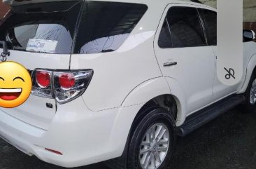 Selling White Toyota Fortuner 2012 in Quezon City