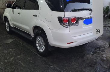 Selling White Toyota Fortuner 2012 in Quezon City