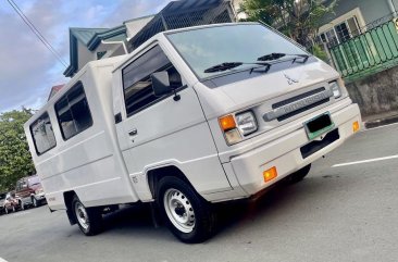 Sell White 2013 Mitsubishi L300 in Las Piñas