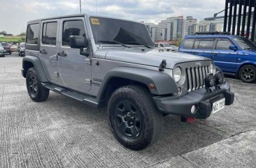 Selling Silver Jeep Wrangler 2017 in Pasig