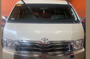 Selling White Toyota Hiace Super Grandia 2018 in Manila