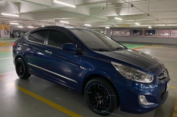 Sell Blue 2017 Hyundai Accent in Manila