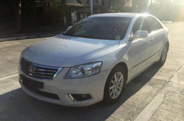 Selling Pearl White Toyota Camry 2010 in Quezon City