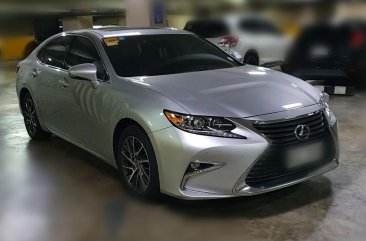 Selling Silver Lexus ES350 2016 in Pasig