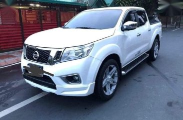 Pearl White Nissan Navara 2017 for sale in Manual