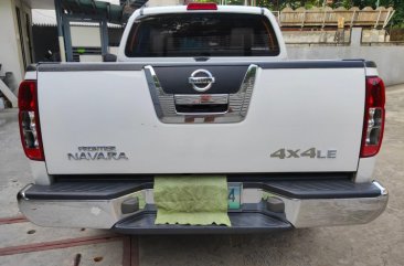 Pearl White Nissan Navara 2011 for sale in Valenzuela