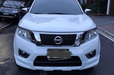 Pearl White Nissan Navara 2017 for sale in Manual