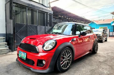 Red Mini Cooper 2011 for sale in Manual