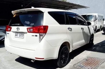 Selling White Toyota Innova 2021 in Quezon City