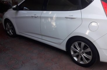 White Hyundai Accent 2014 for sale in Las Piñas