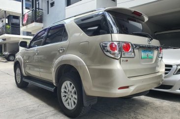 White Toyota Fortuner 2013 for sale in Quezon City