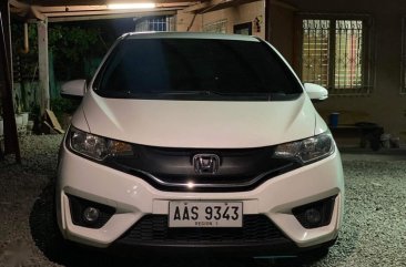 Sell White 2015 Honda Jazz in Bustos