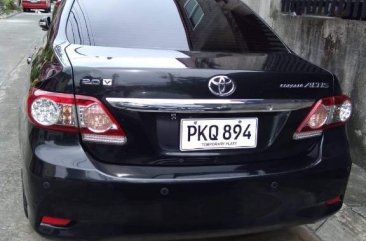 Selling Black Toyota Corolla Altis 2011 in Imus