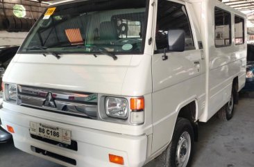 Selling White Mitsubishi L300 2021 in Quezon 