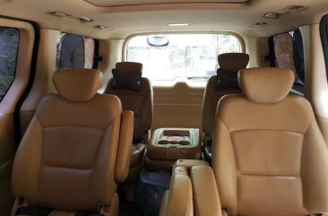 Pearl White Hyundai Starex 2010 for sale in San Juan 