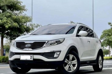 White Kia Sportage 2012 for sale in Makati 