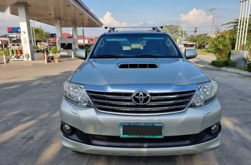 Selling Silver Toyota Fortuner 2013 in Manila