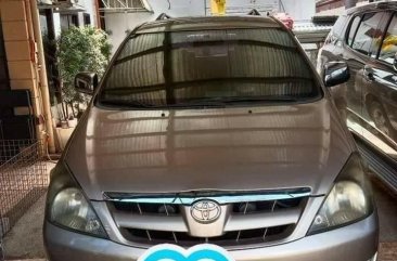 Selling Grey Toyota Innova 2005 in Baliuag