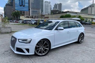 Selling Pearl White Audi RS4 2014 in Pasig