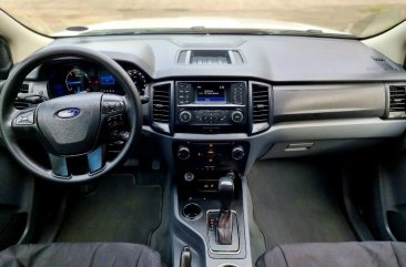 White Ford Everest 2018 for sale in Parañaque