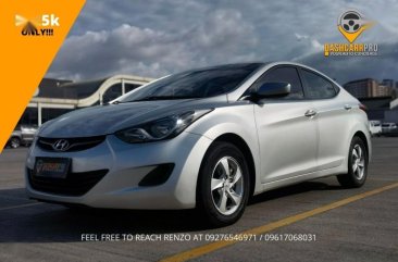 Selling Pearl White Hyundai Elantra 2011 in Manila