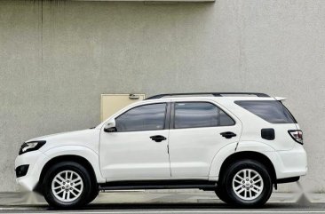 Selling White Toyota Fortuner 2012 in Makati