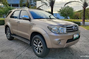 Sell Grey 2011 Toyota Fortuner in Manila