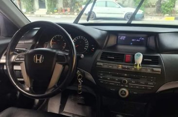 Selling Silver Honda Accord 2010 in Manila