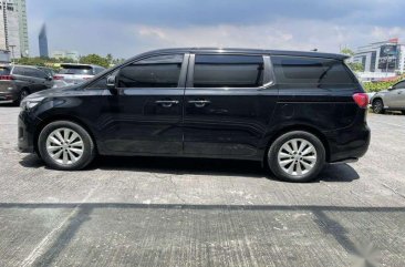 Selling Black Kia Carnival 2017 in Pasig