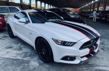 Selling White Ford Mustang 2017 in Manila