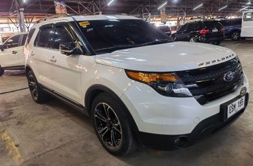 Selling Pearl White Ford Explorer 2015 in Pasig