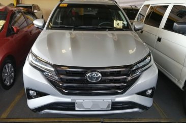 Selling White Toyota Rush 2020 in Quezon 