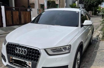 Selling White Audi Q3 2015 in Cainta