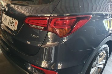 Selling Black Hyundai Santa Fe 2018 in Pasig