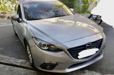 Selling Silver Mazda 3 2016 in Makati