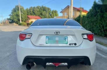 Pearl White Toyota 86 2013 for sale in San Mateo