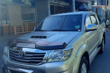 Silver Toyota Hilux 2013 for sale in Las Piñas
