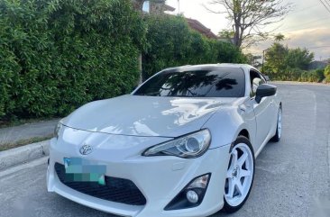 Pearl White Toyota 86 2013 for sale in San Mateo